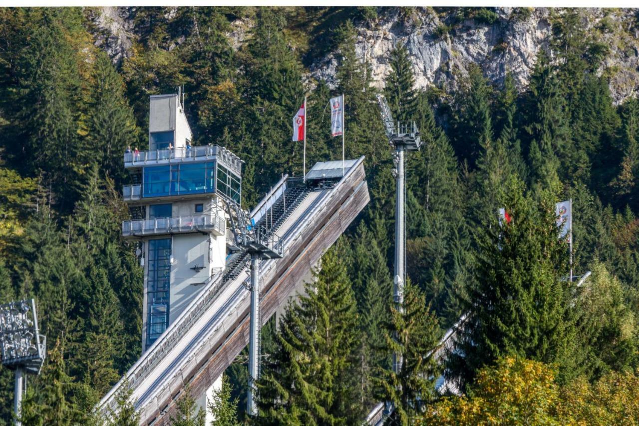 Zur Gluecklichen Kuh Hotel Oberstdorf Exterior photo